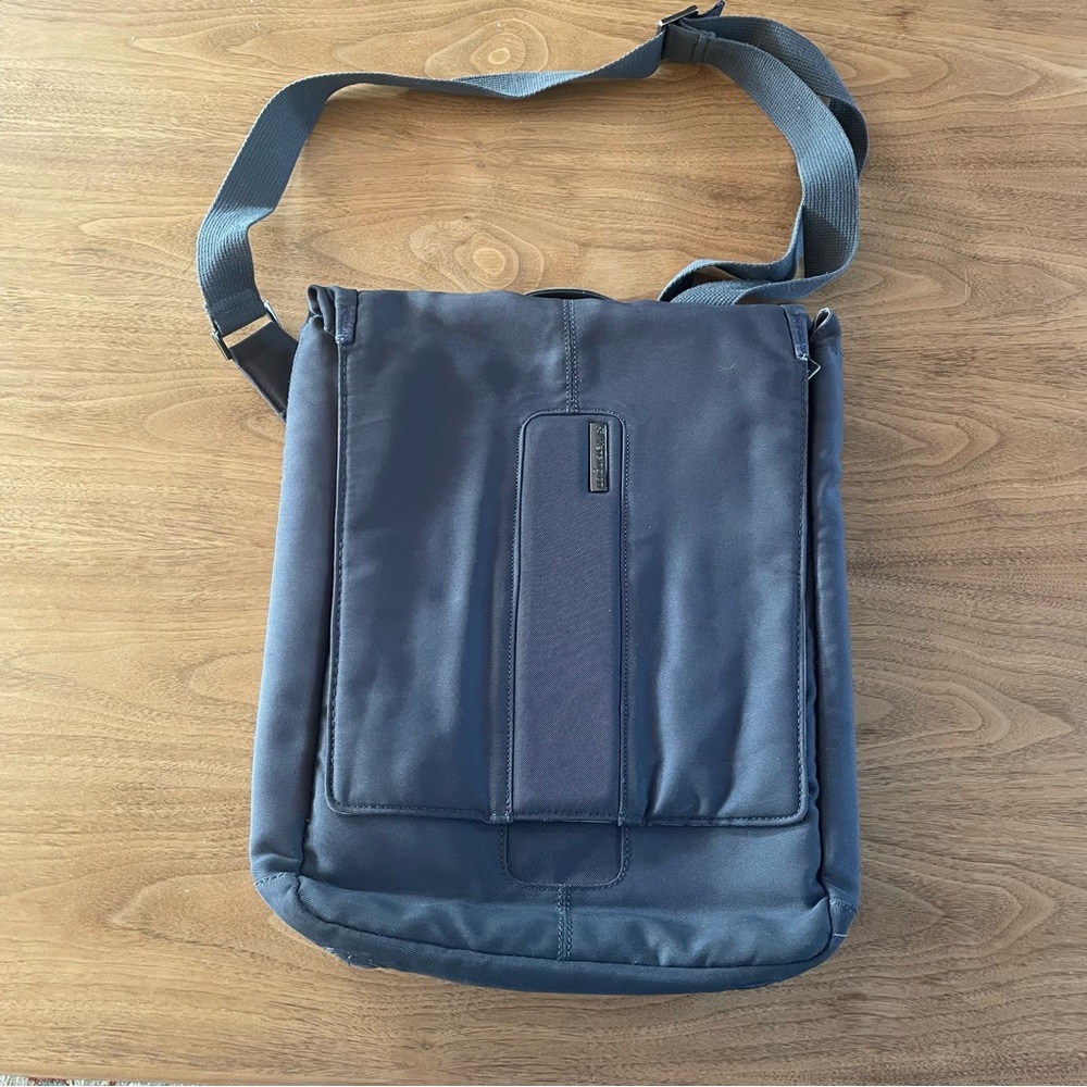EUC Kensington laptop\messenger bag